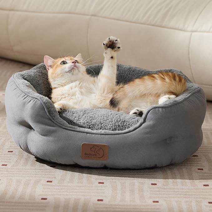Bedsure Self Warming Cat Bed - Round Cat Beds for Indoor Cats, Washable Pet Bed for Puppy and Kitten with Slip-Resistant Bottom, 20 Inches, Self Warming Grey, Non-Electric